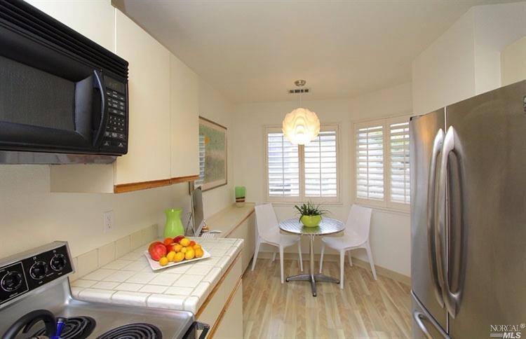 211 Koch Rd, Corte Madera, CA 94925 photo 3
