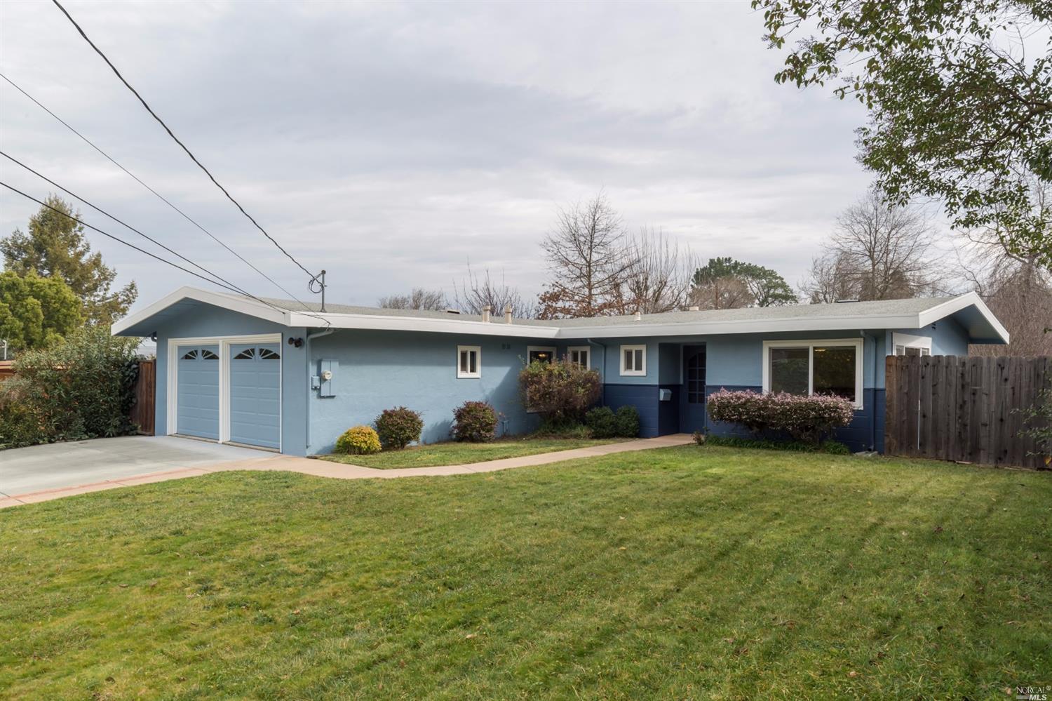 555 Eldridge Ave, Novato, CA 94947 photo 2