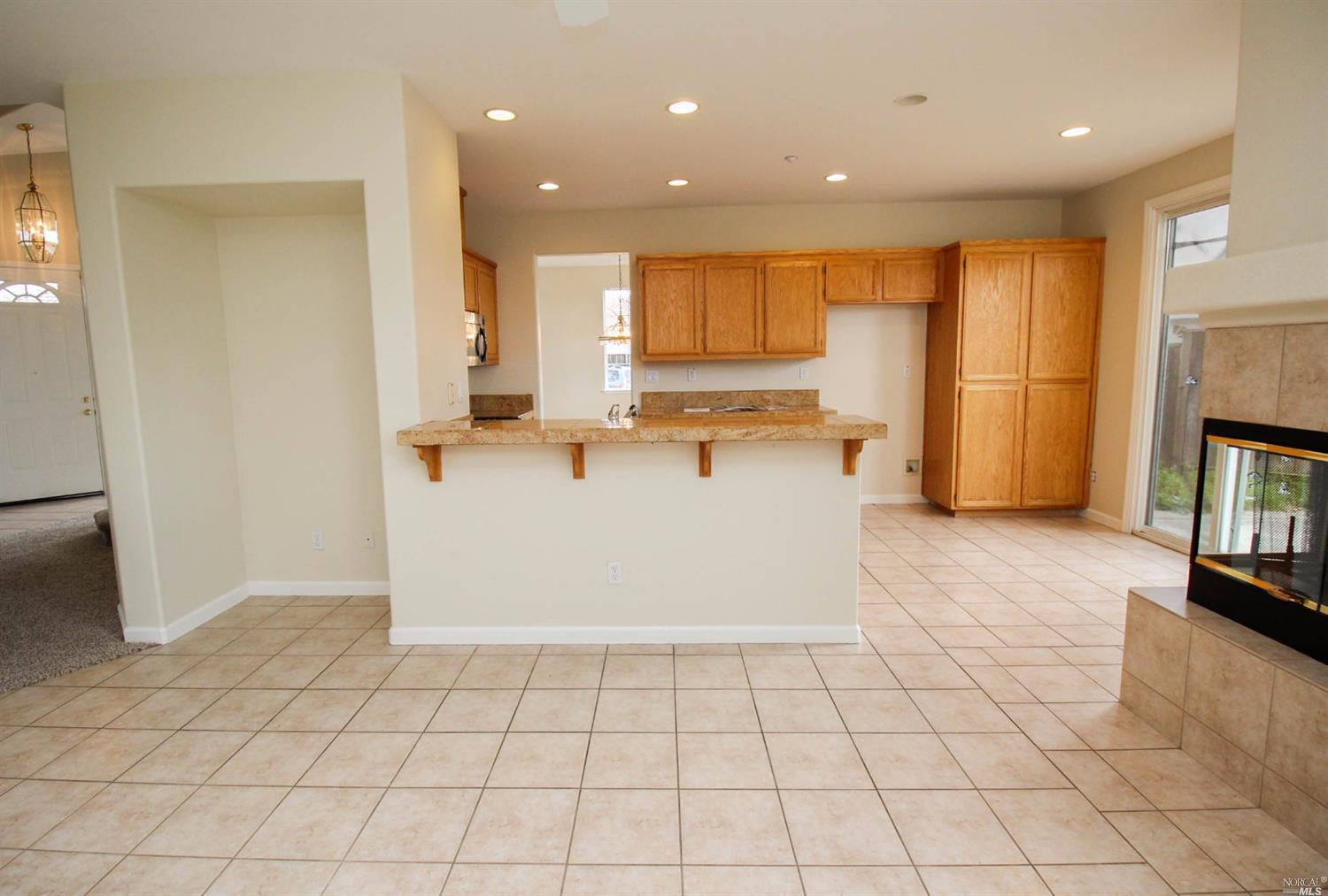 705 Salmon Pl, Fairfield, CA 94533 photo 10