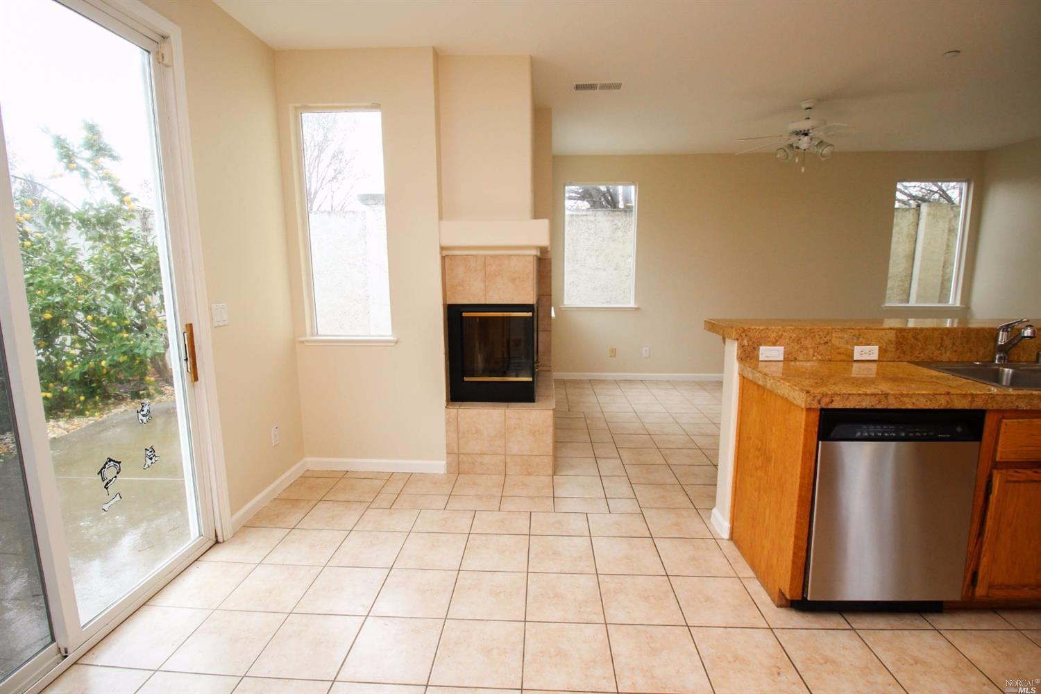 705 Salmon Pl, Fairfield, CA 94533 photo 18
