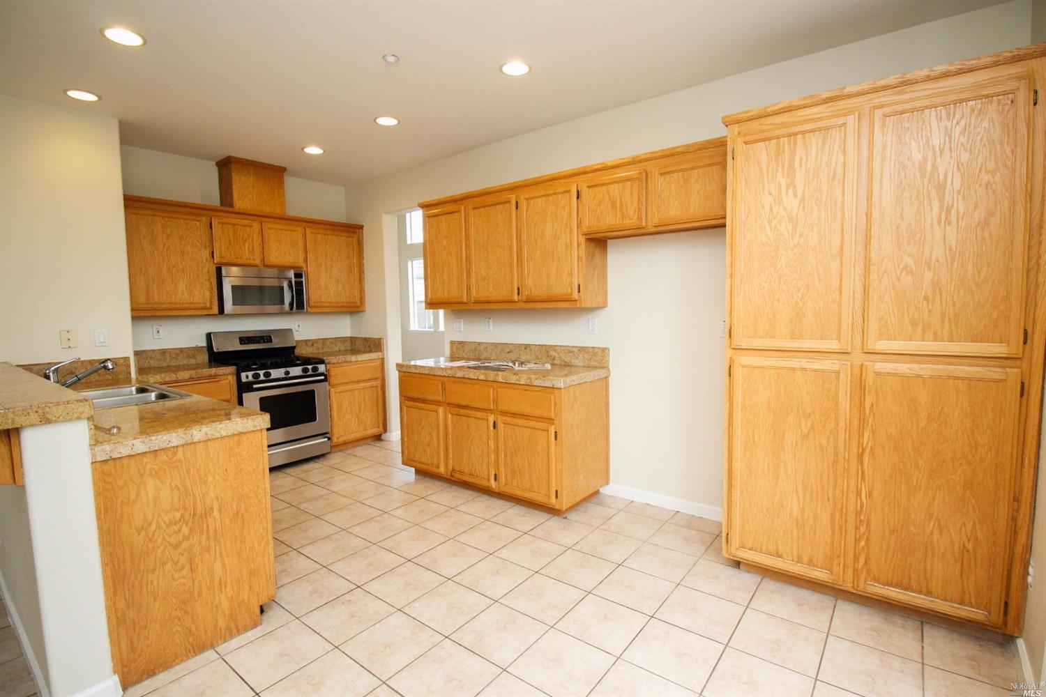 705 Salmon Pl, Fairfield, CA 94533 photo 15