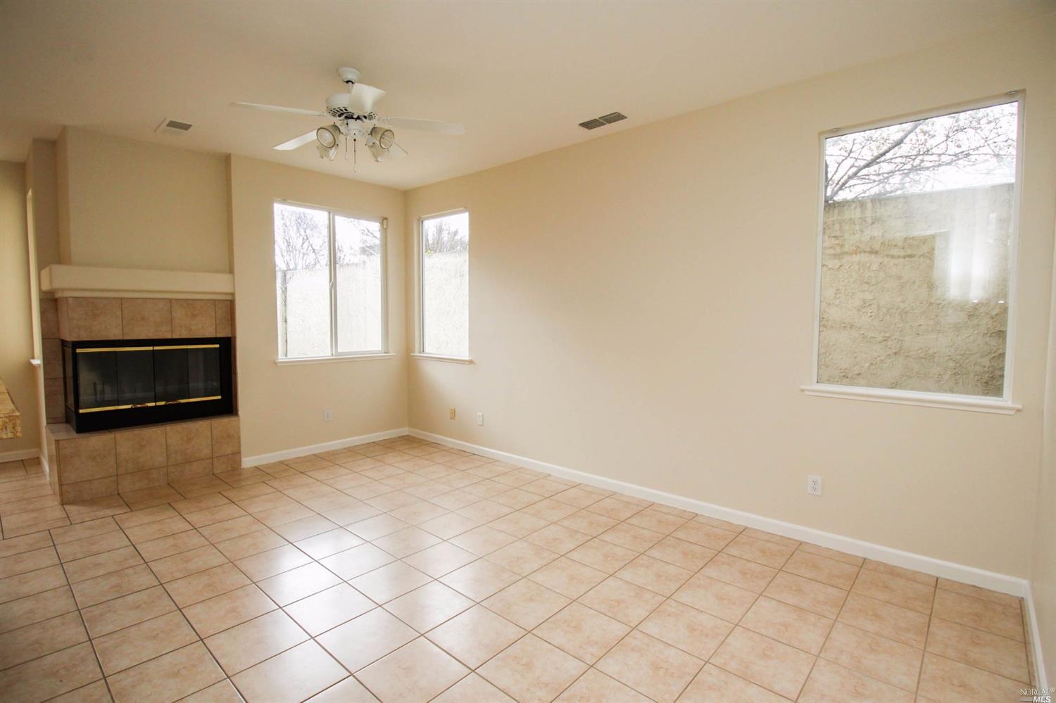 705 Salmon Pl, Fairfield, CA 94533 photo 7