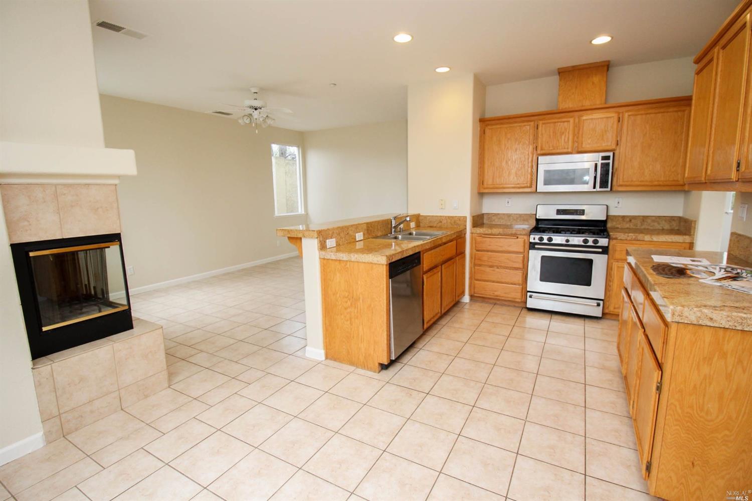 705 Salmon Pl, Fairfield, CA 94533 photo 17