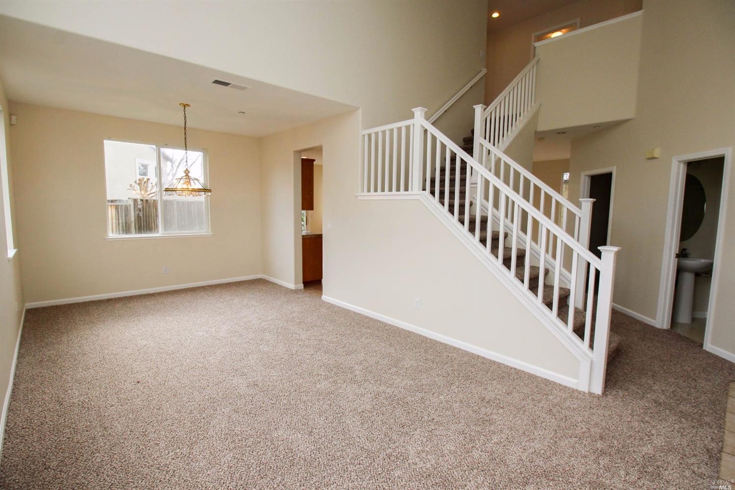 705 Salmon Pl, Fairfield, CA 94533 photo 4