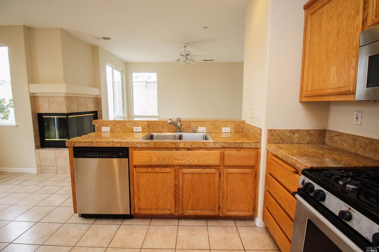 705 Salmon Pl, Fairfield, CA 94533 photo 21