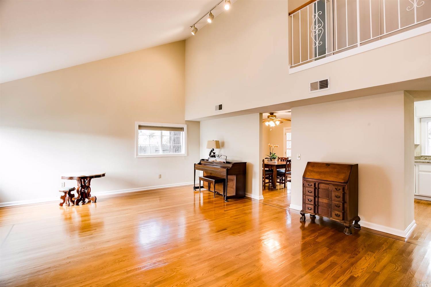 1750 Markham Ct, Fairfield, CA 94534 photo 3