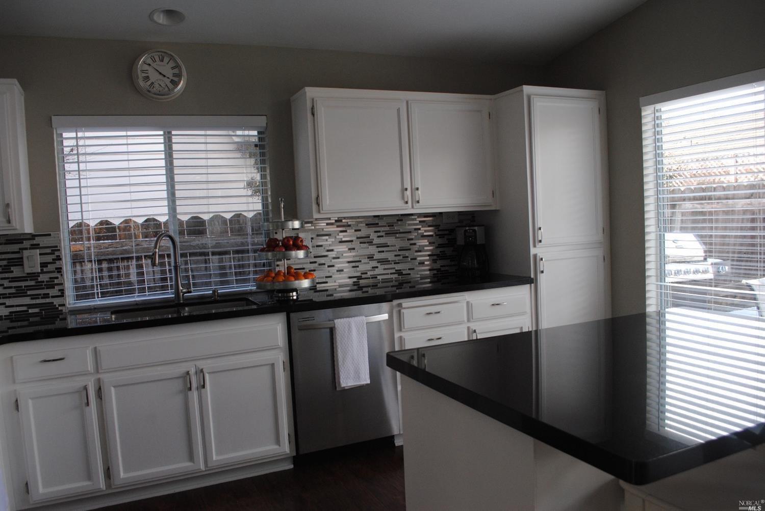 643 Leafhaven Ln, Windsor, CA 95492 photo 8