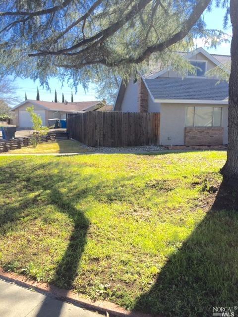 360 Springvalley Dr, Vacaville, CA 95687 photo 2