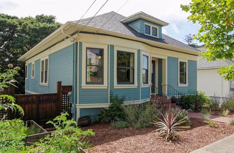516 Walnut St, Petaluma, CA 94952 photo 1