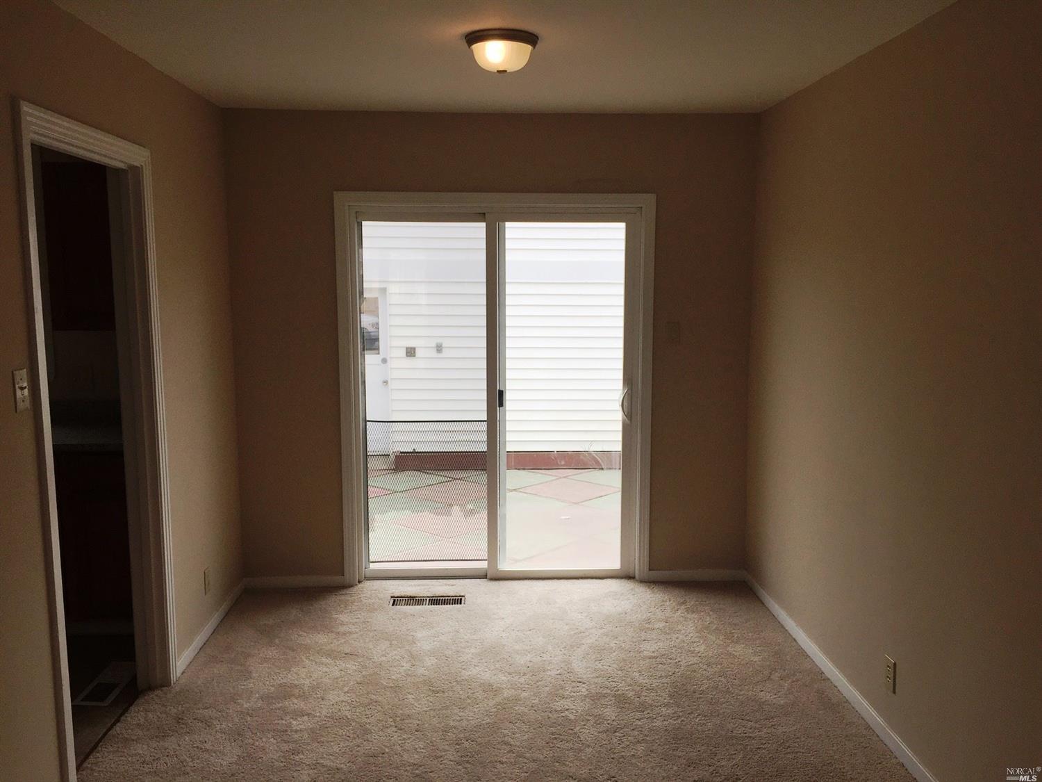 1433 Empire St, Fairfield, CA 94533 photo 3