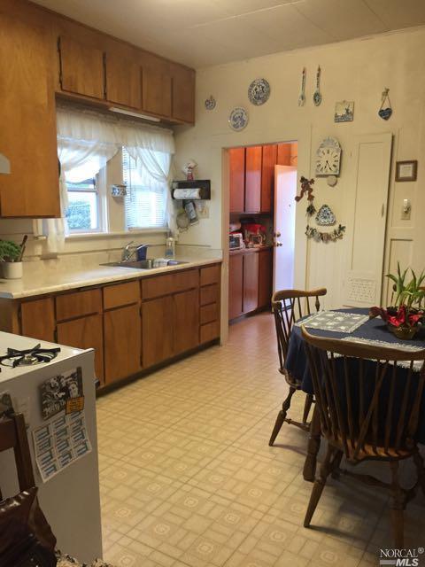 398 North St, Willits, CA 95490 photo 5