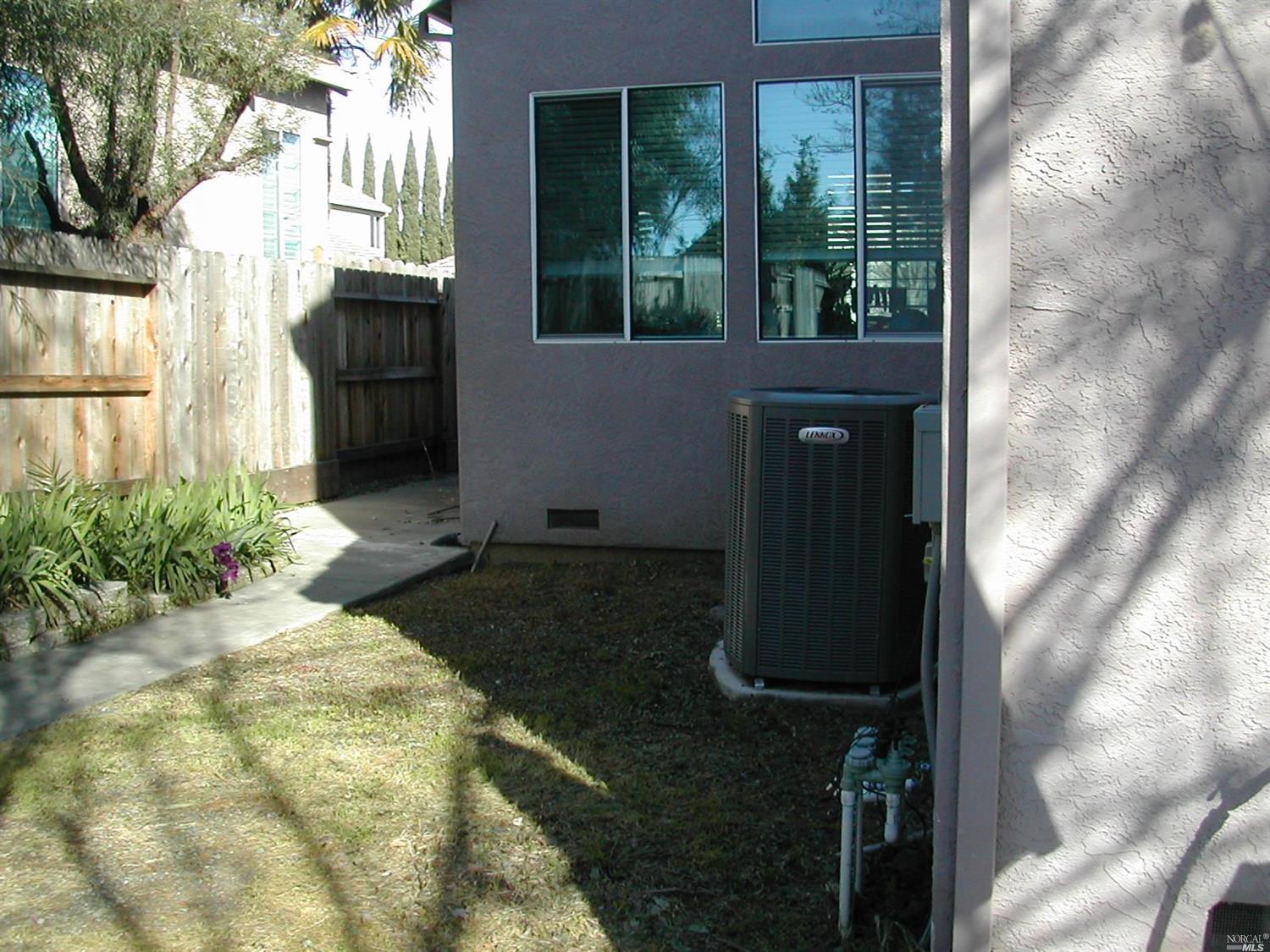 712 Monaghan Cir, Vacaville, CA 95688 photo 3