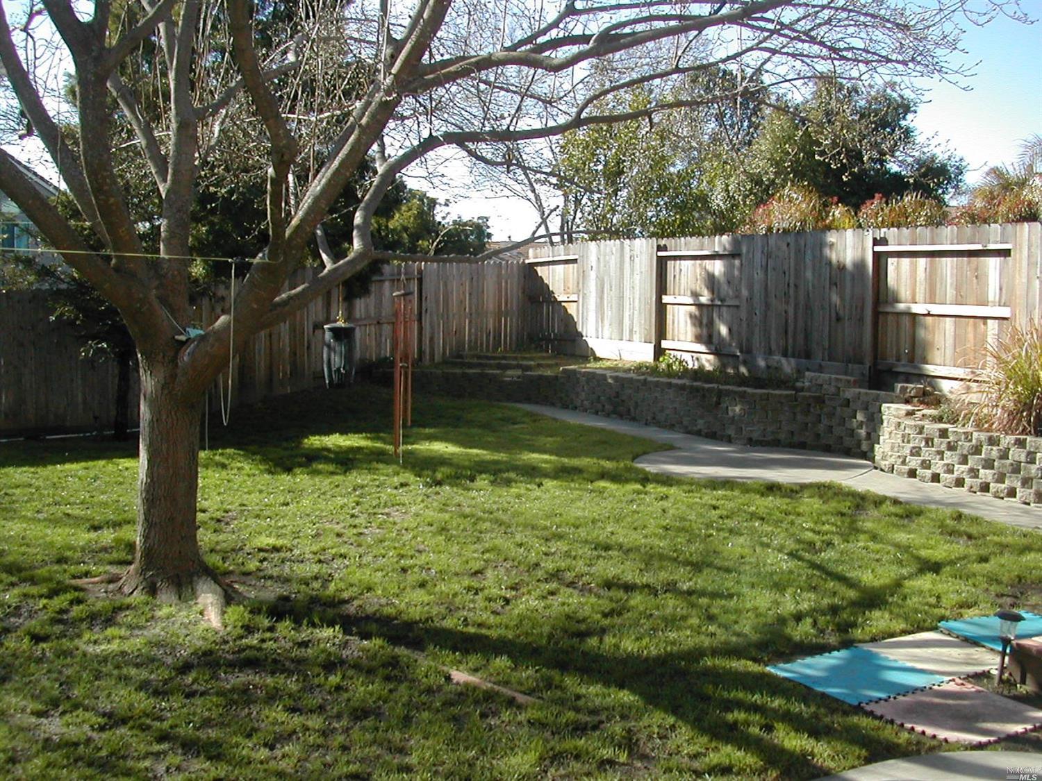 712 Monaghan Cir, Vacaville, CA 95688 photo 2