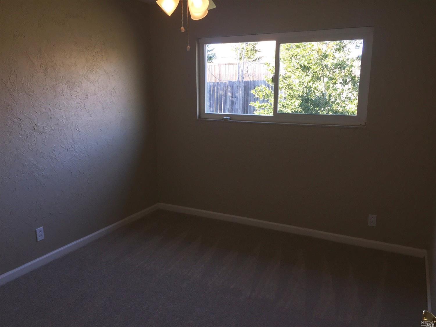 208 Juniper St, Vacaville, CA 95688 photo 6