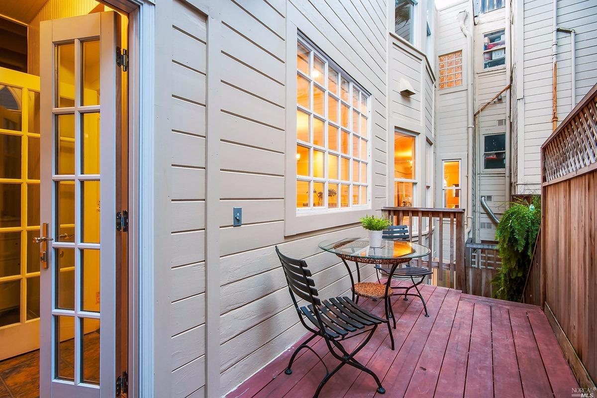 1217 Clay St, San Francisco, CA 94108 photo 23