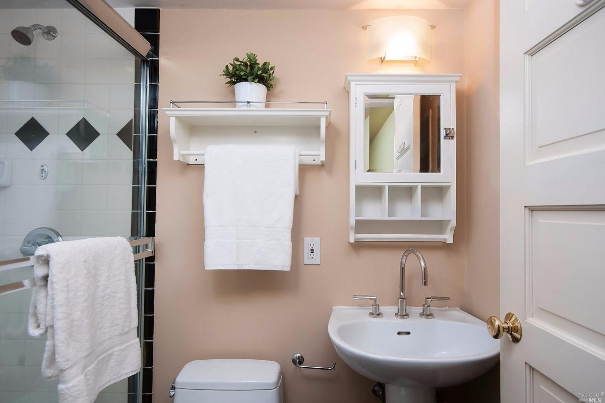 1217 Clay St, San Francisco, CA 94108 photo 20