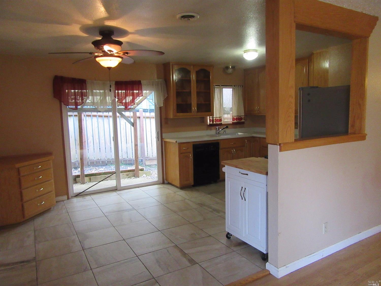 1052 Poplar Ave, Willits, CA 95490 photo 2