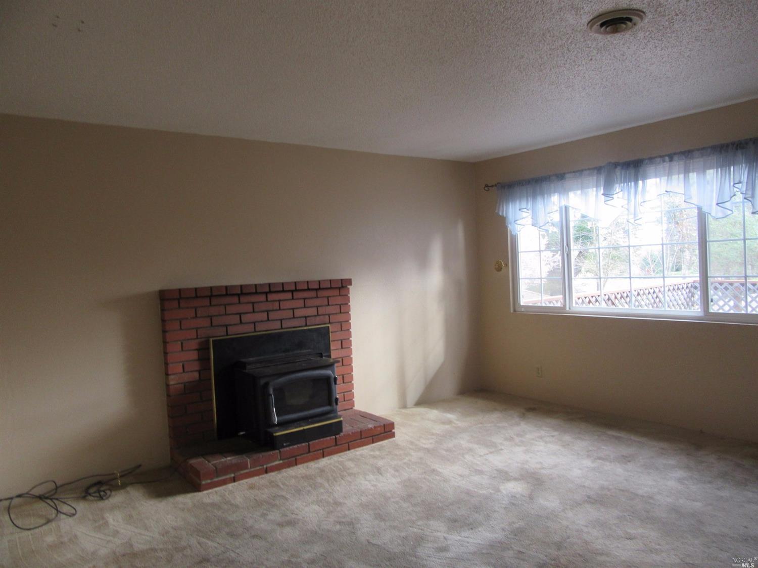 1052 Poplar Ave, Willits, CA 95490 photo 5