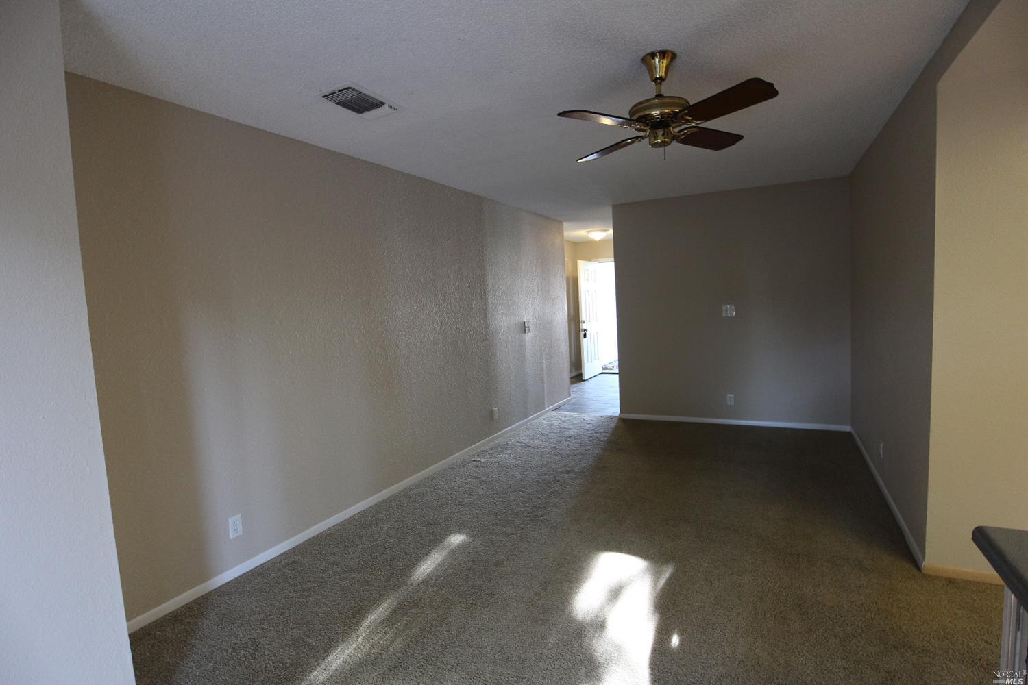 86 Longview Dr, Vacaville, CA 95687 photo 3