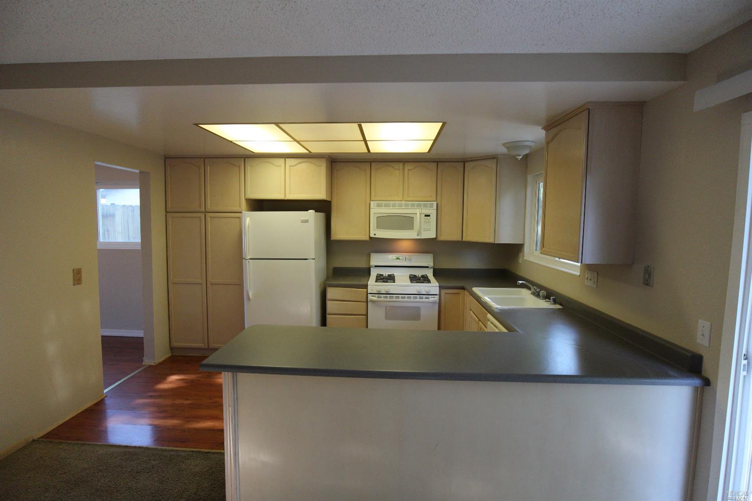86 Longview Dr, Vacaville, CA 95687 photo 4
