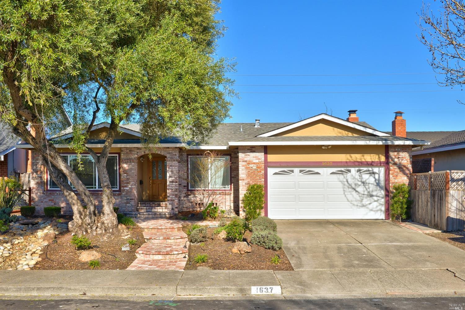 1637 E Madison St, Petaluma, CA 94954 photo 3