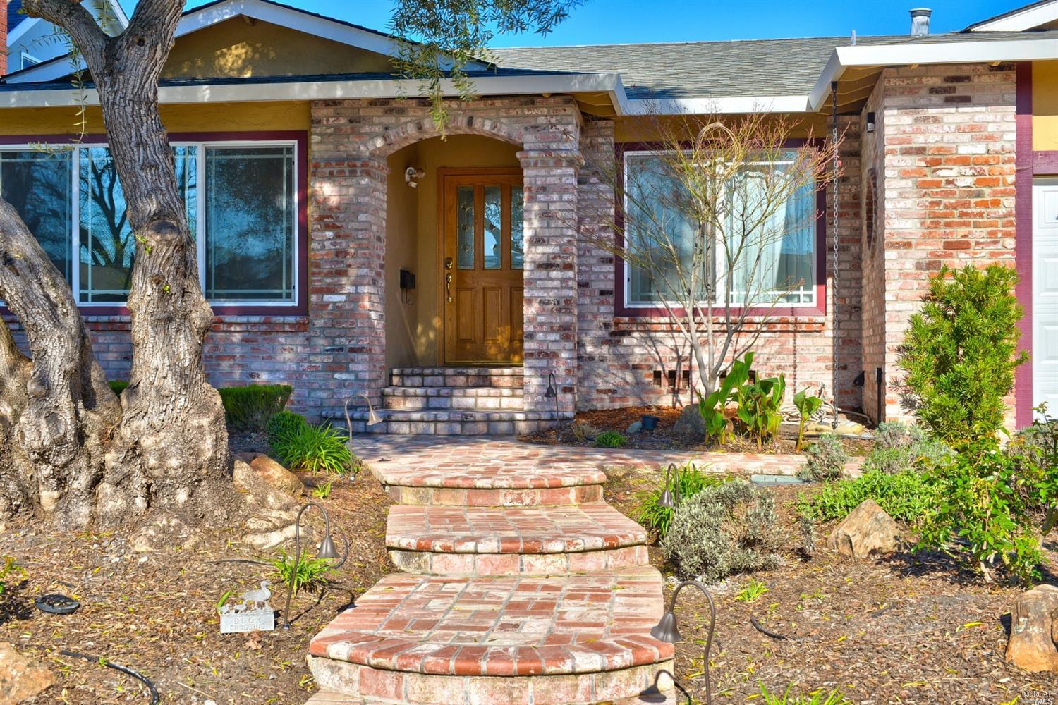 1637 E Madison St, Petaluma, CA 94954 photo 1