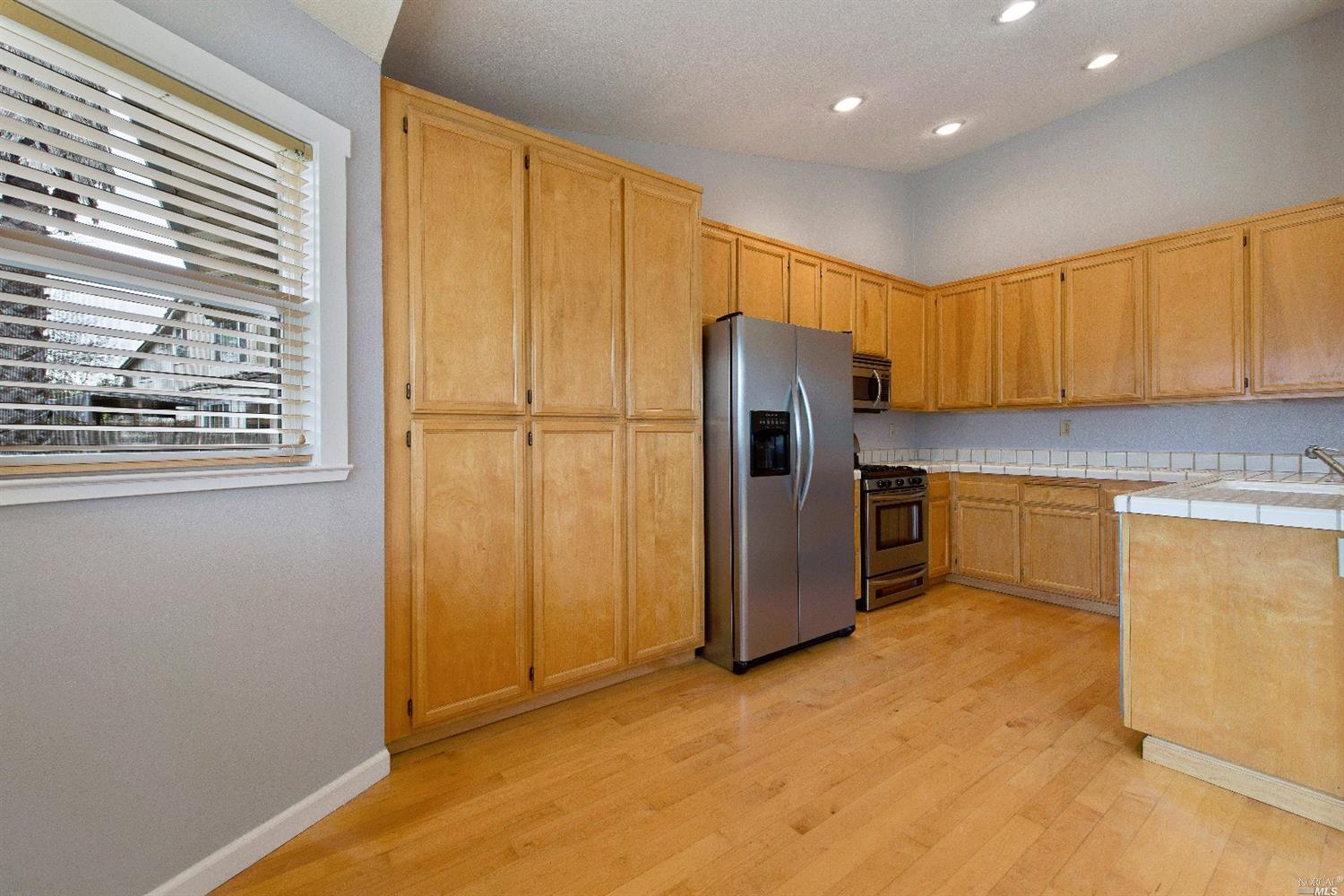 958 Buckingham Dr, Windsor, CA 95492 photo 7