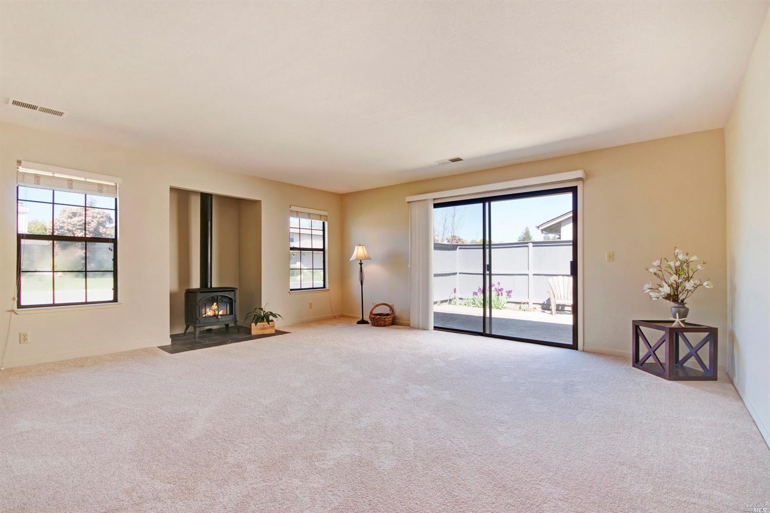 686 Oregon St, Sonoma, CA 95476 photo 8