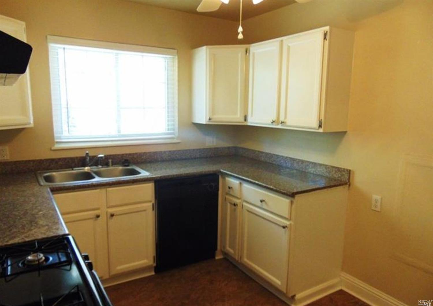 376 Pepper Dr, Vallejo, CA 94589 photo 6