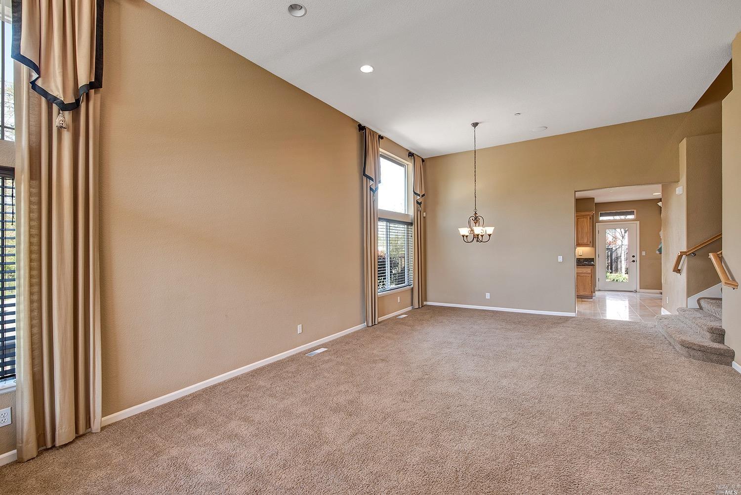 8350 Vercelli Ct, Windsor, CA 95492 photo 6