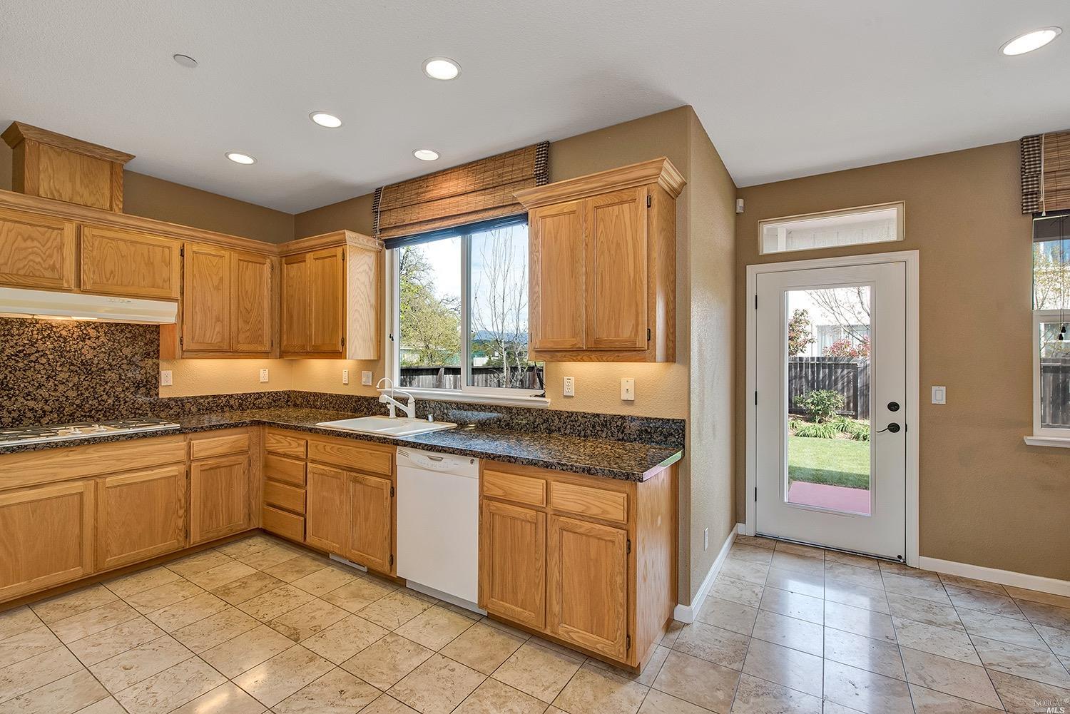 8350 Vercelli Ct, Windsor, CA 95492 photo 8