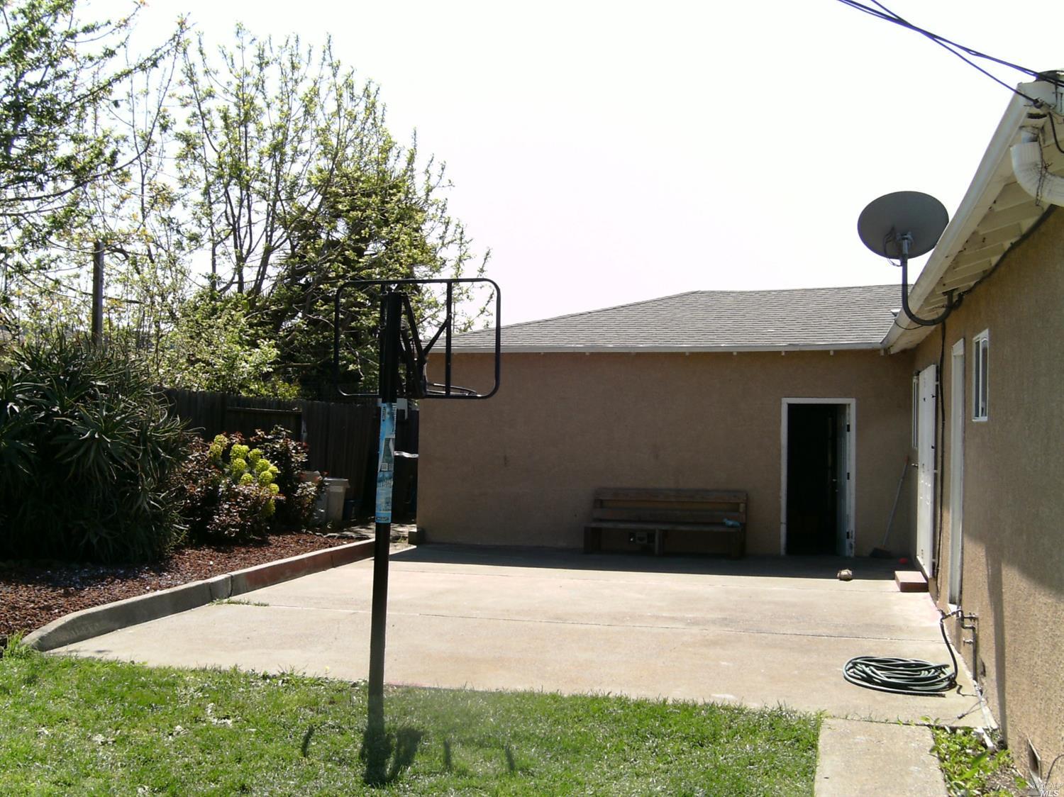 126 Violet Dr, Vallejo, CA 94589 photo 12