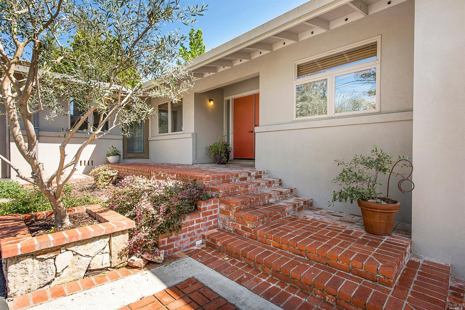 507 Montecito Blvd, Napa, CA 94559 photo 2