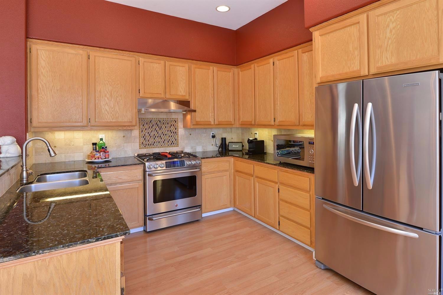 9114 Saint James Pl, Windsor, CA 95492 photo 11