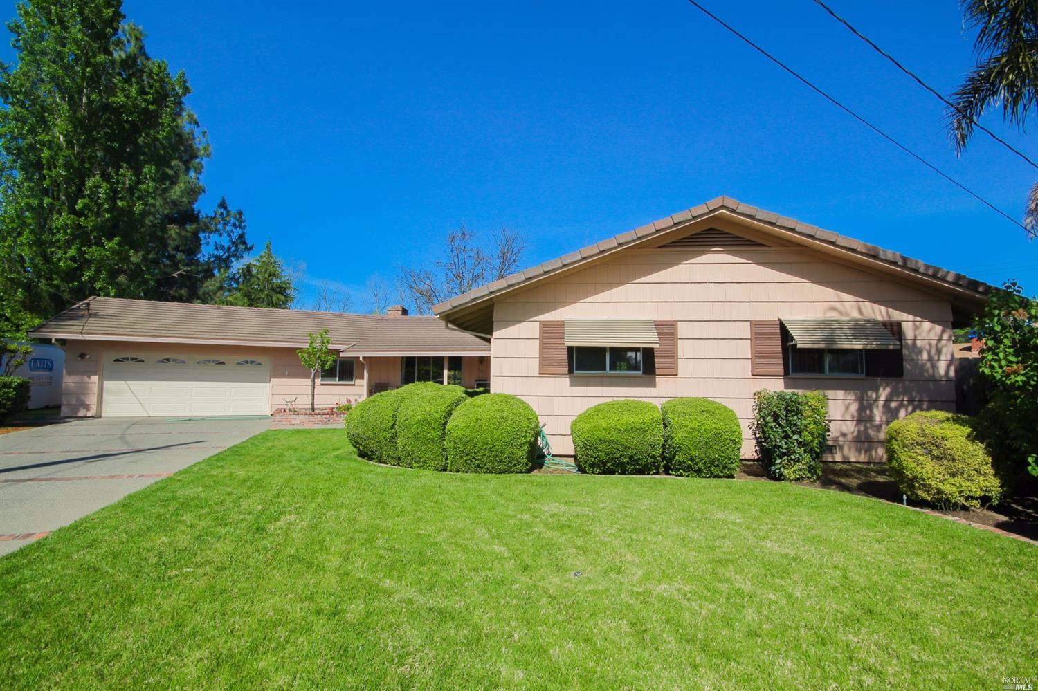 920 Marvin Way, Dixon, CA 95620 photo 2