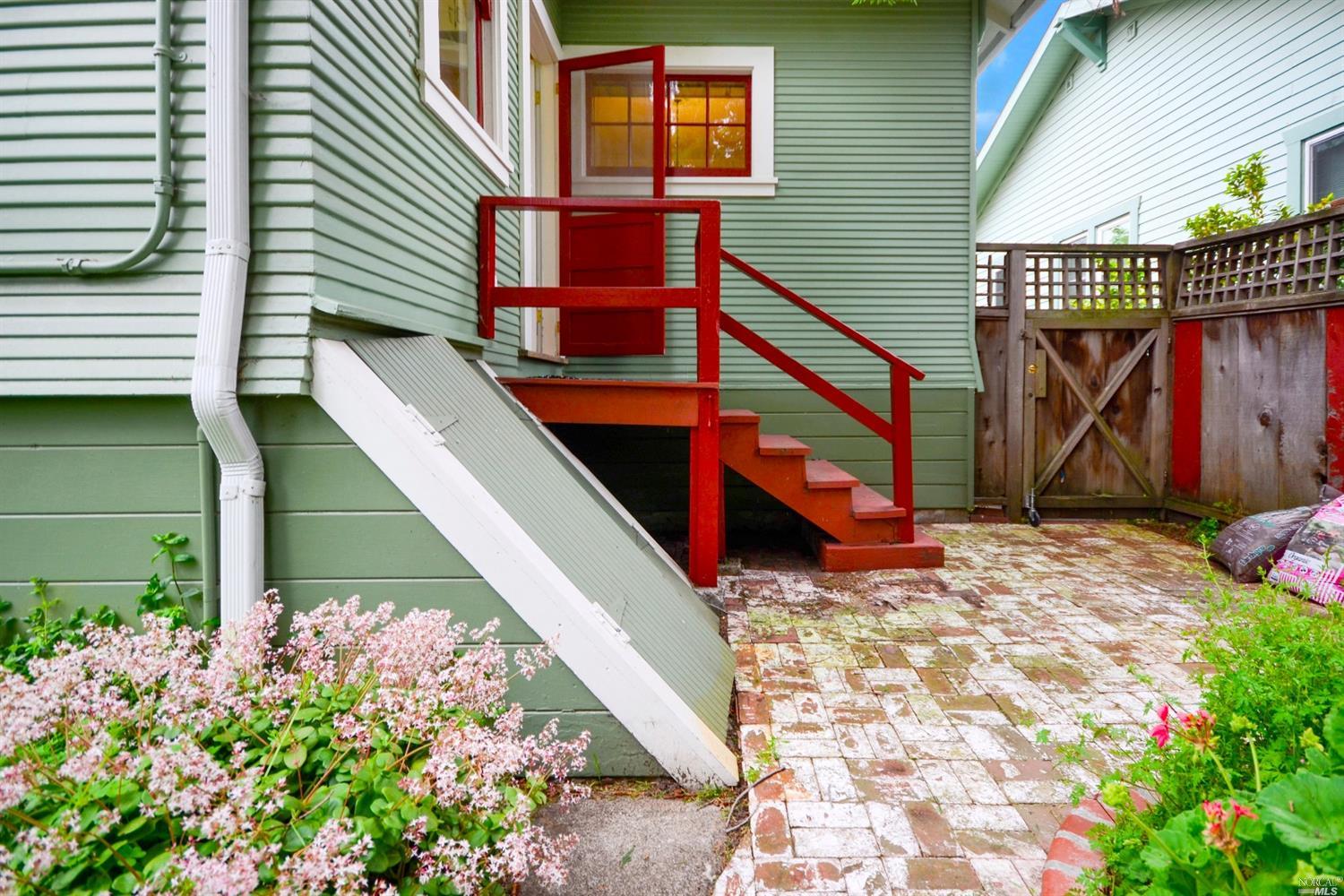 1014 Ohio St, Vallejo, CA 94590 photo 1