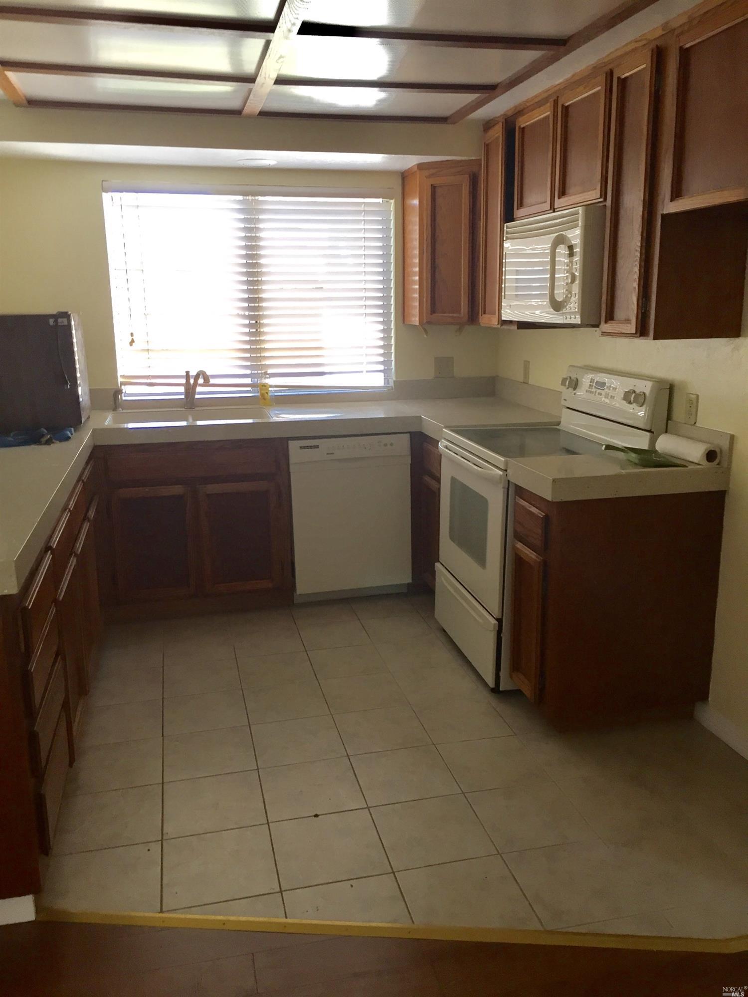 1195 Parkgreen Dr, Dixon, CA 95620 photo 11