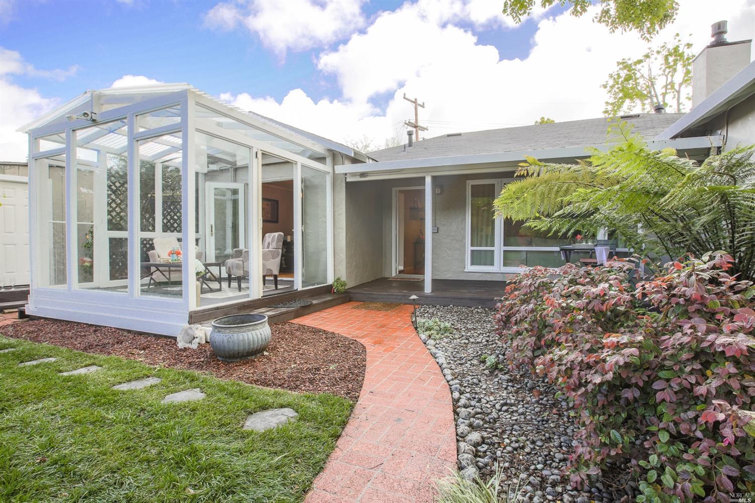 8 Echo Ave, Corte Madera, CA 94925 photo 2