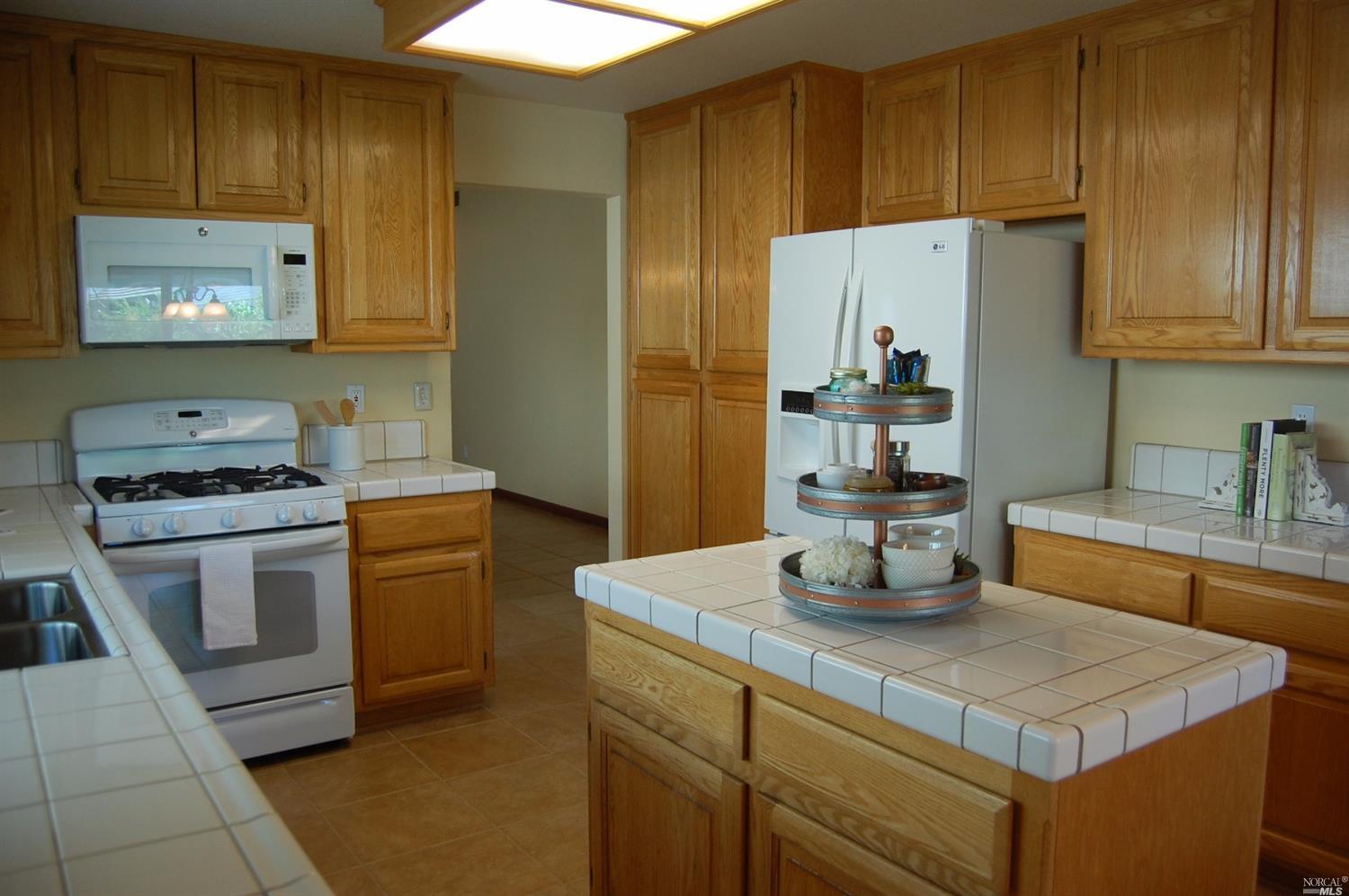 305 Brians Ct, Dixon, CA 95620 photo 18