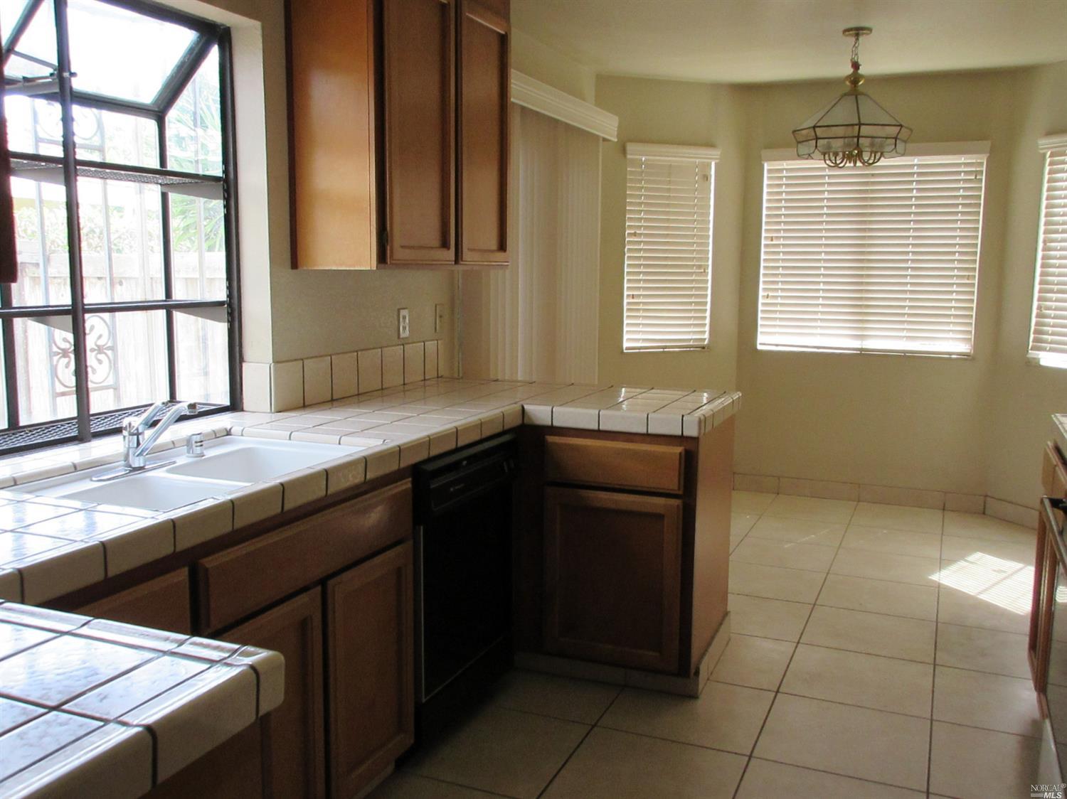 251 Mica Dr, Vallejo, CA 94589 photo 3
