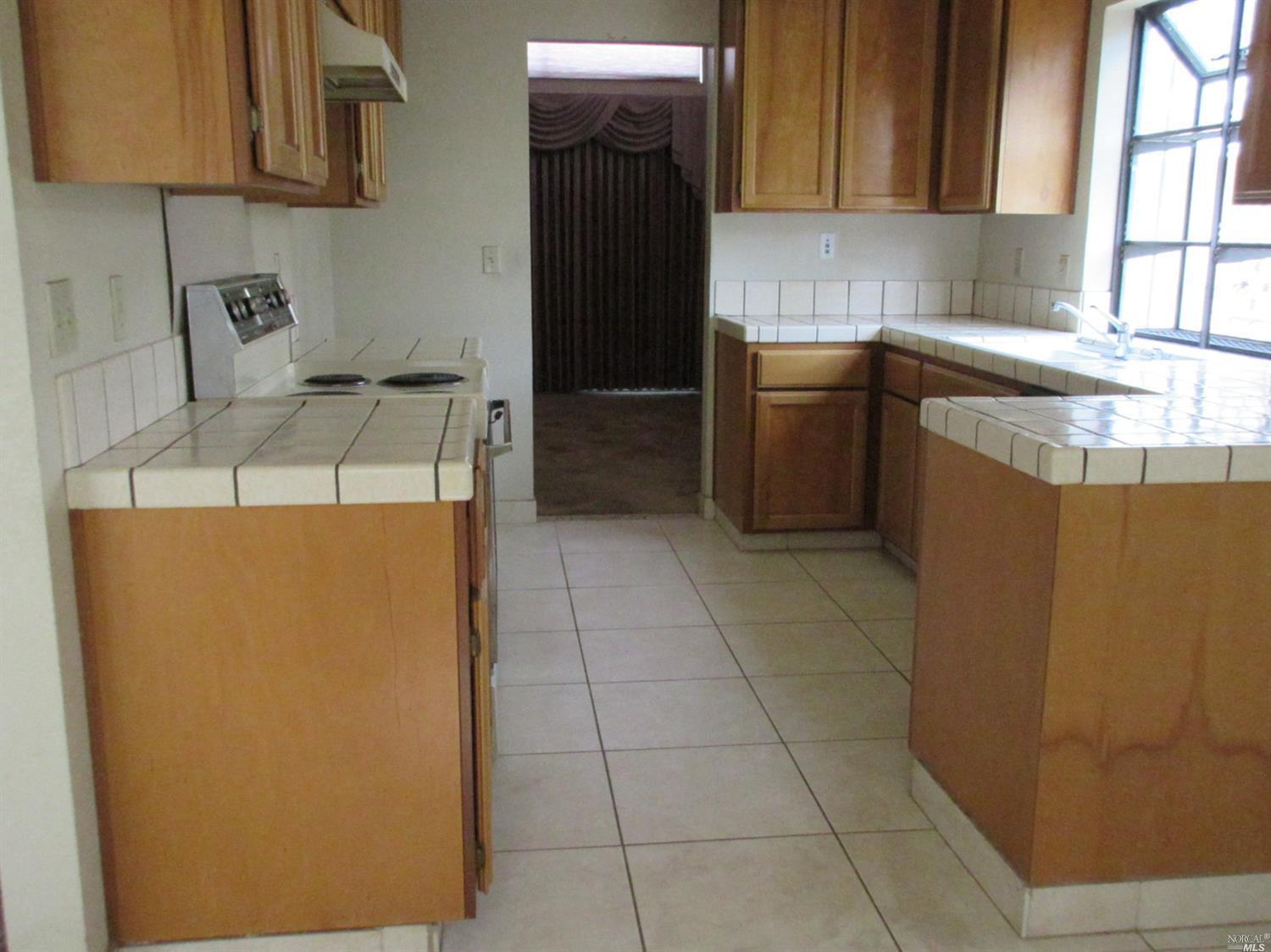 251 Mica Dr, Vallejo, CA 94589 photo 2