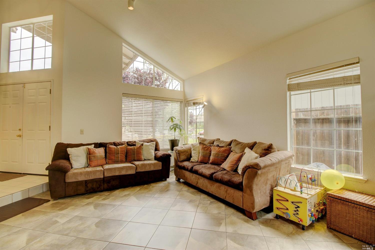 9564 Wellington Cir, Windsor, CA 95492 photo 5