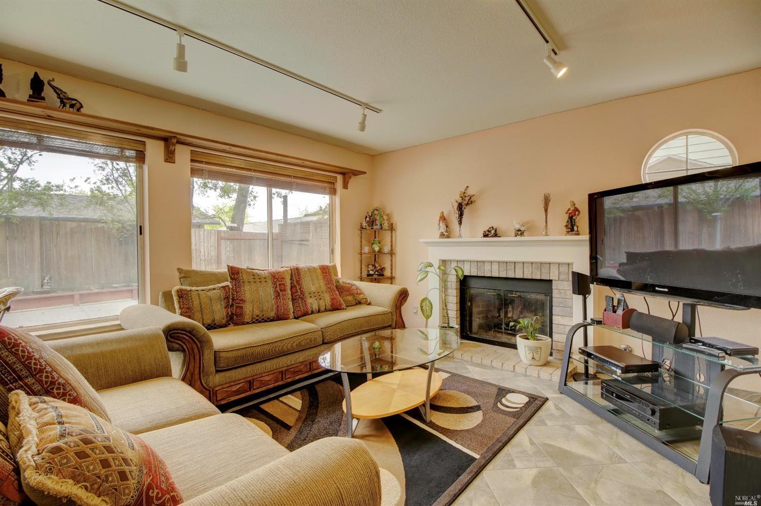9564 Wellington Cir, Windsor, CA 95492 photo 15