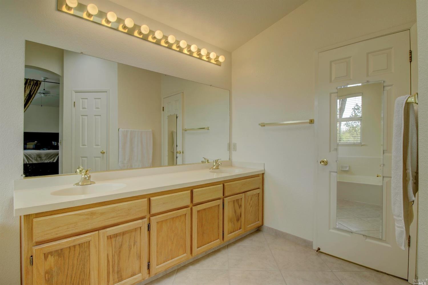 9564 Wellington Cir, Windsor, CA 95492 photo 22