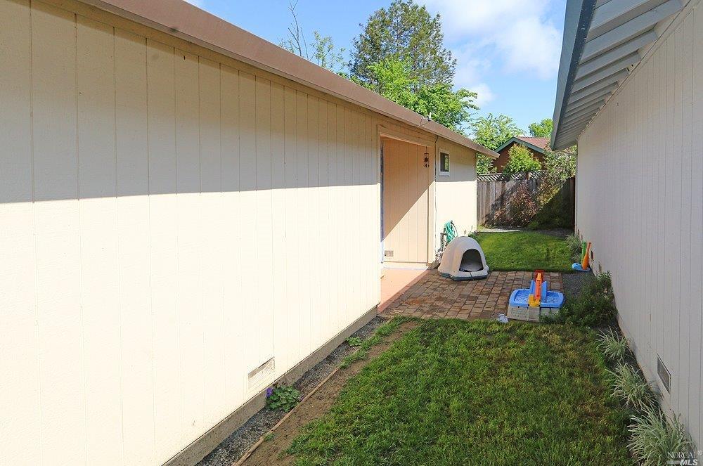 437 Ginny Dr, Windsor, CA 95492 photo 11