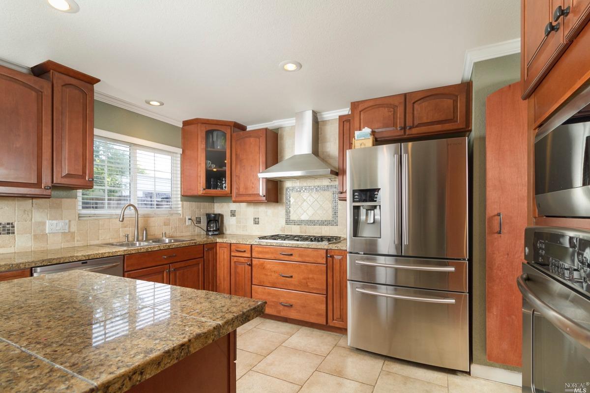 635 Devonshire Dr, Dixon, CA 95620 photo 3