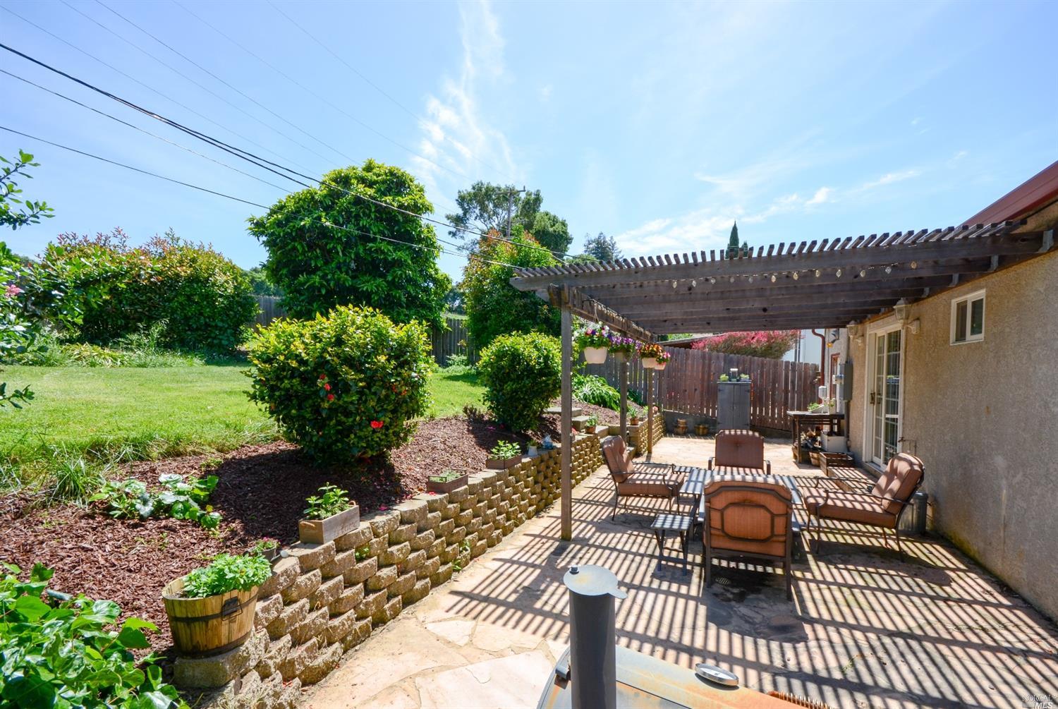 332 Benson Ave, Vallejo, CA 94590 photo 2