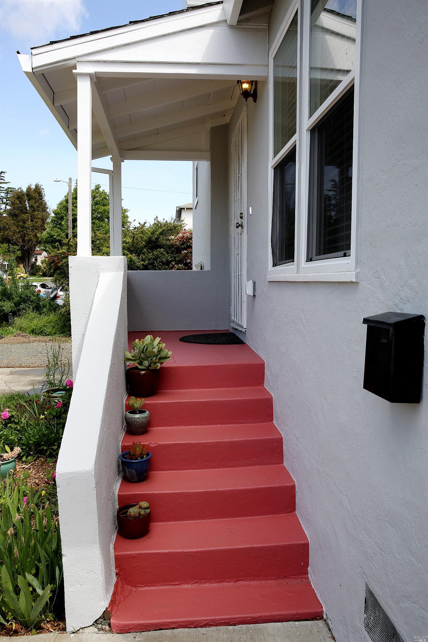 2504 Alameda St, Vallejo, CA 94590 photo 3