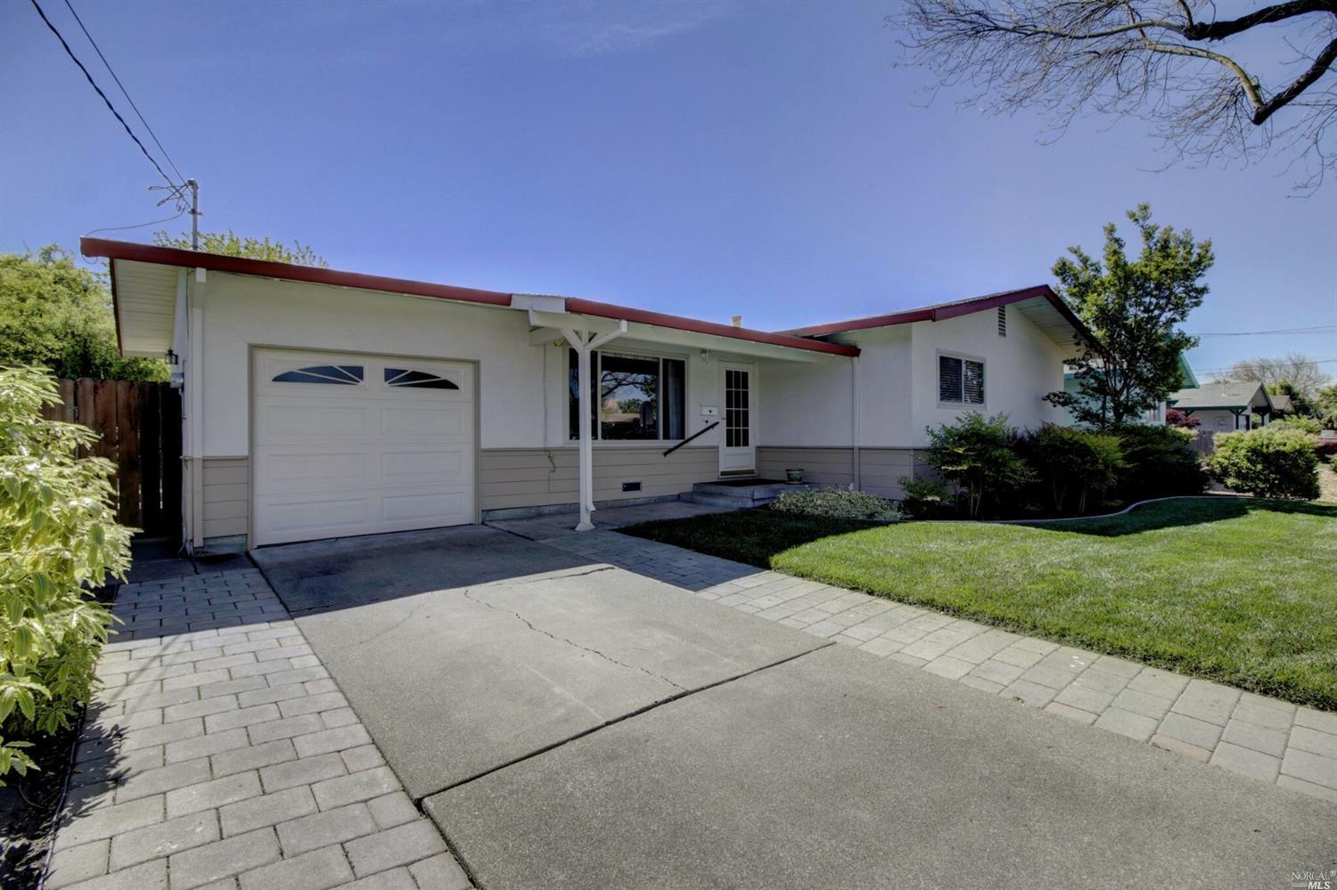 1436 E Madison St, Petaluma, CA 94954 photo 2