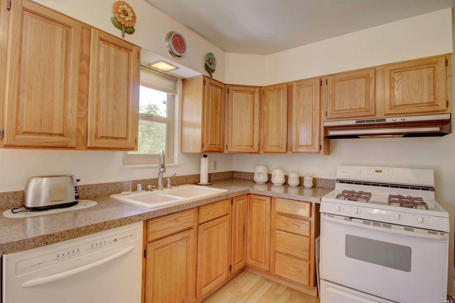 1436 E Madison St, Petaluma, CA 94954 photo 9